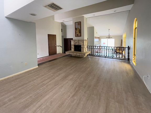 Living room. Non functioning fireplace.