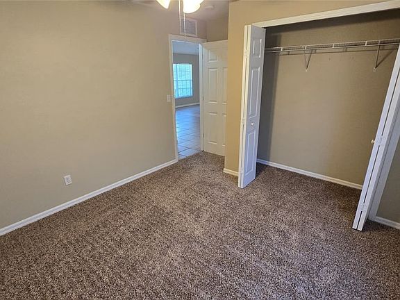4th image of 3322 Oasis Blvd