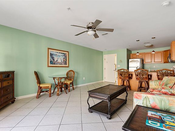 2nd image of 106 W Spruce Ave #202
