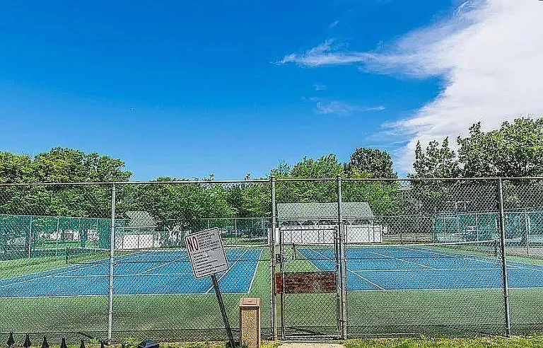 269 Kempsey Dr — Photo 34