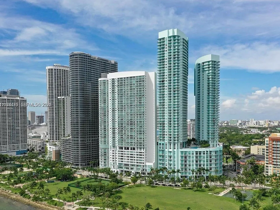 1900 N Bayshore Dr #2415