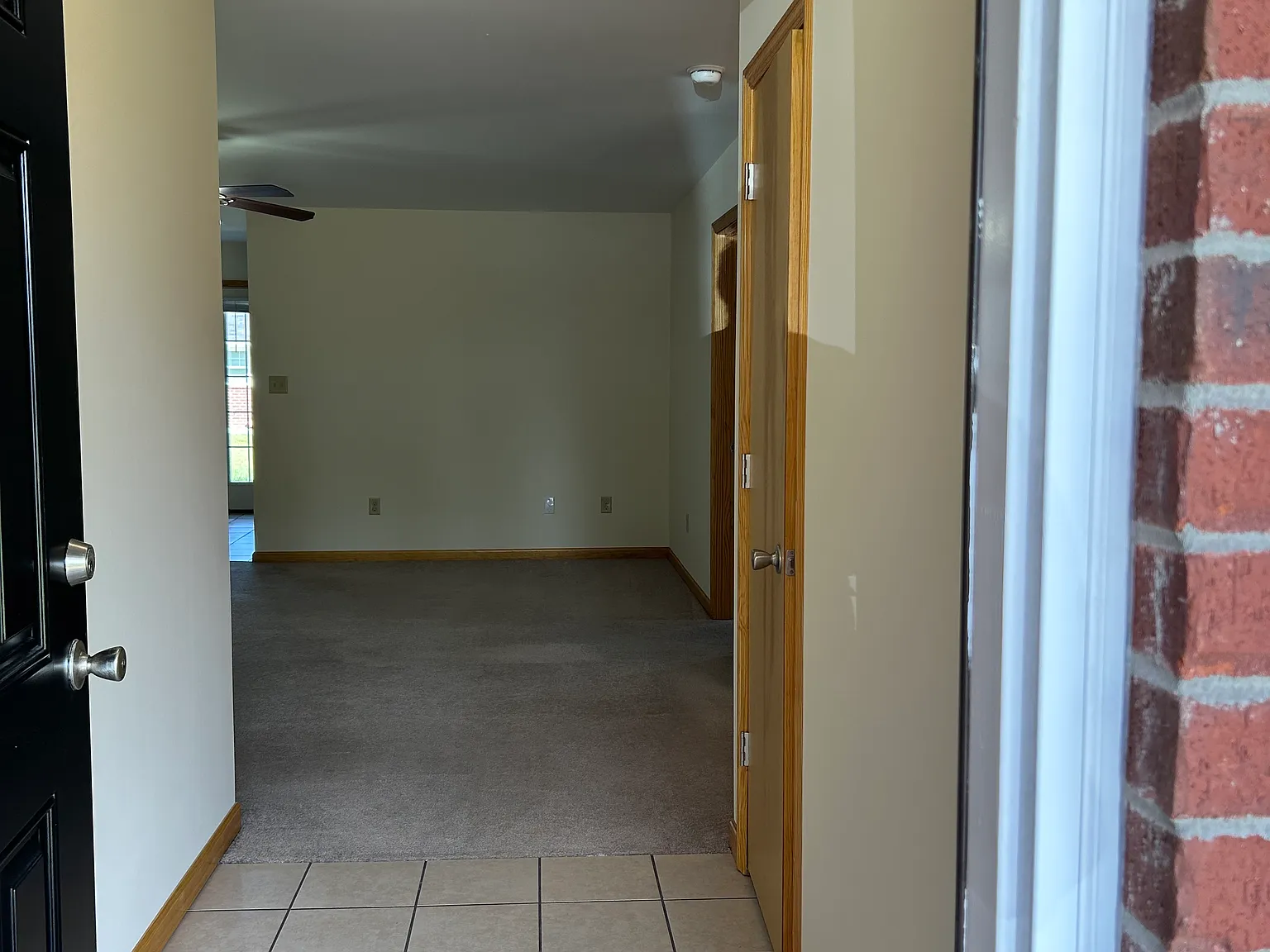 2 bed, 1100 sqft, $1,400 — Photo 2