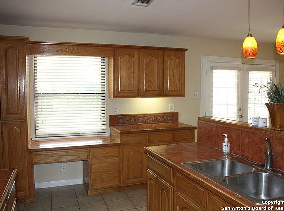 4th image of 6143 Elm Valley Dr