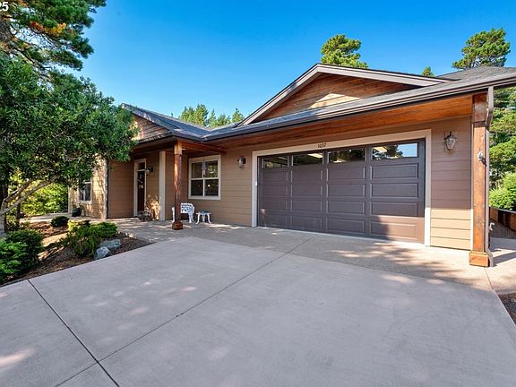 4th image of 1037 Royal Saint Georges Dr