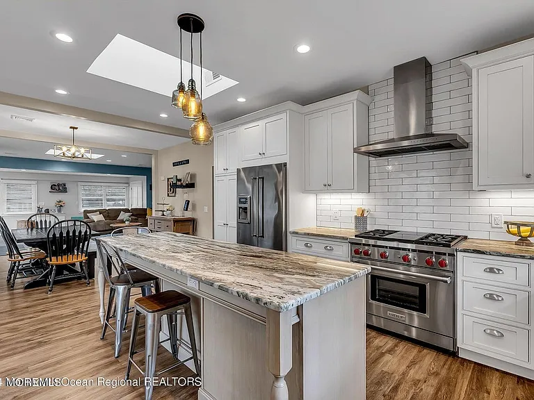 515 Monmouth Rd — Photo 28