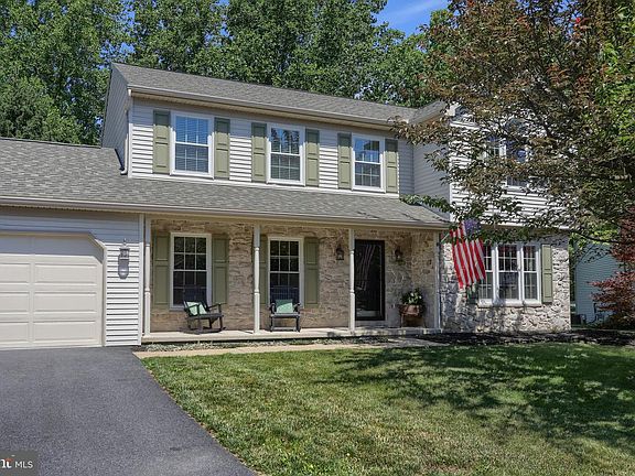 4th image of 15 Oak Knoll Cir