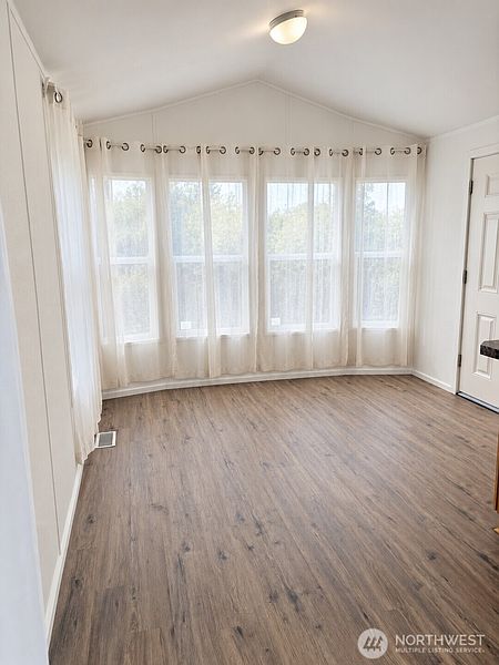 3rd image of 9 Blackler Street