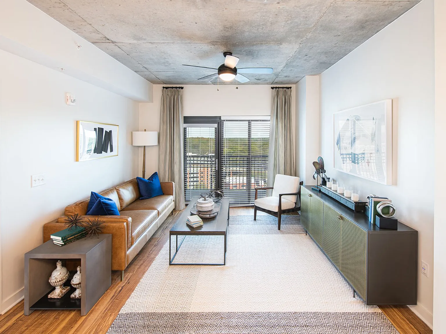 Deca Camperdown Apartments — Photo 2