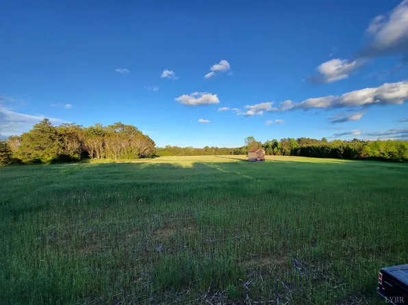 221 Whipping Creek Rd, Gladys, VA 24554