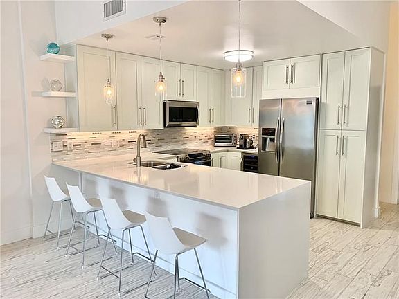 4th image of 1586 S Ocean Ln APT 224