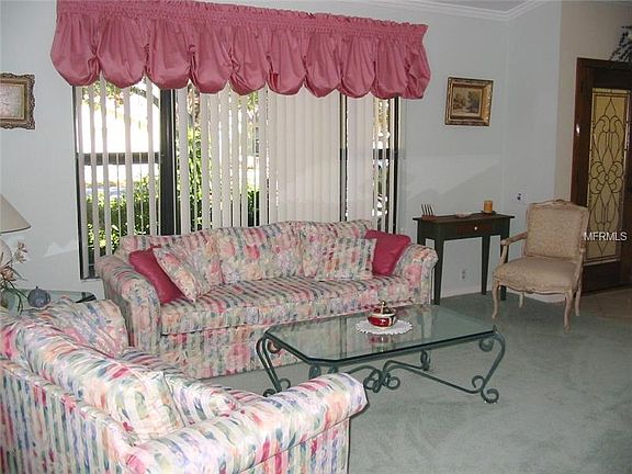 5th image of 48 Crane Dr