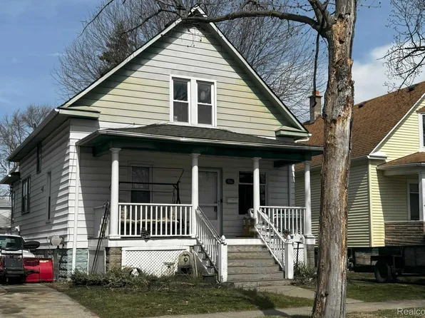 516 Poplar St, Wyandotte, MI 48192