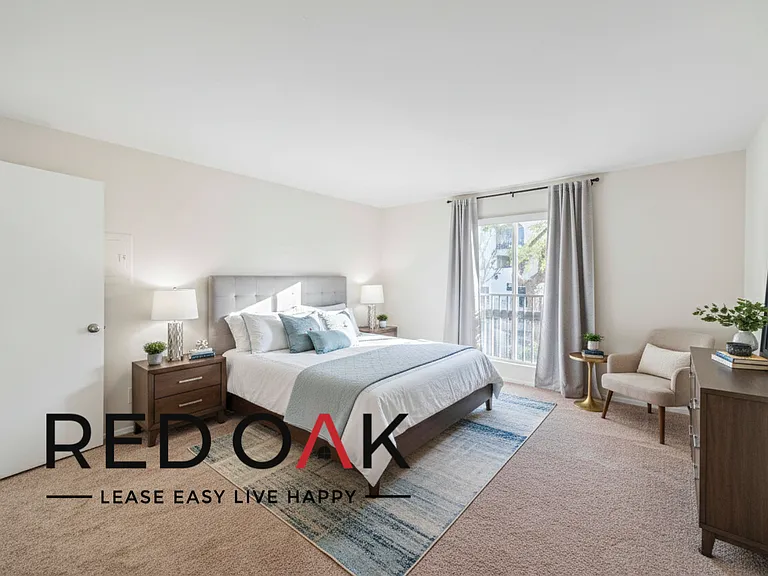 5204 Yarmouth Avenue — Photo 4