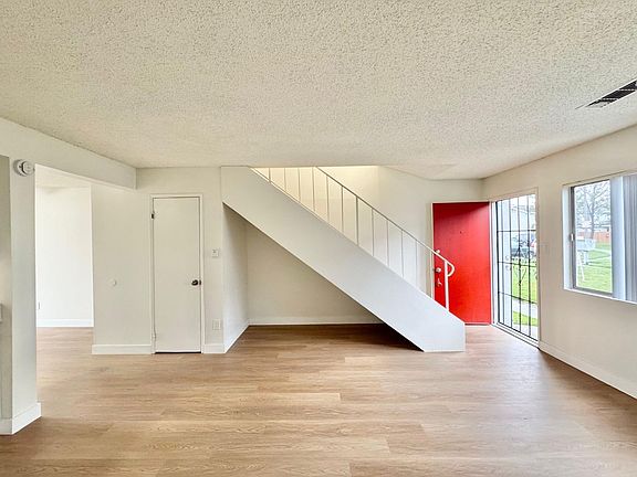 4th image of 12811 & 12851 Flower St #D