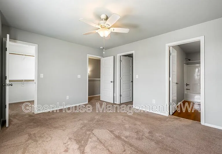 820 Baker St NW — Photo 11