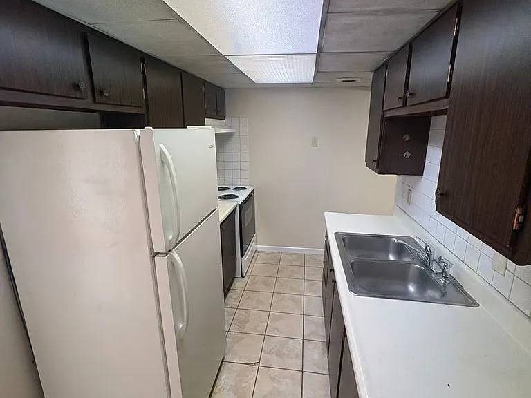 1504 W Tiffany Dr — Photo 11