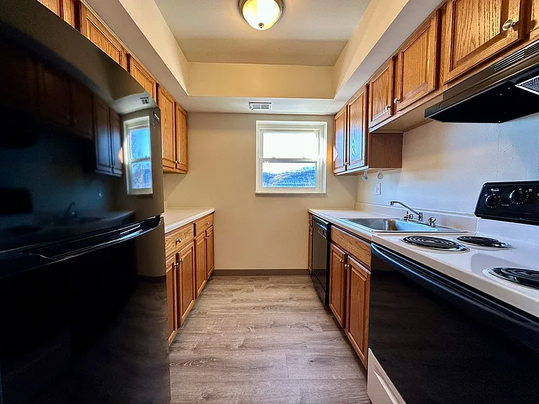 360 Maryland Ave — Photo 104
