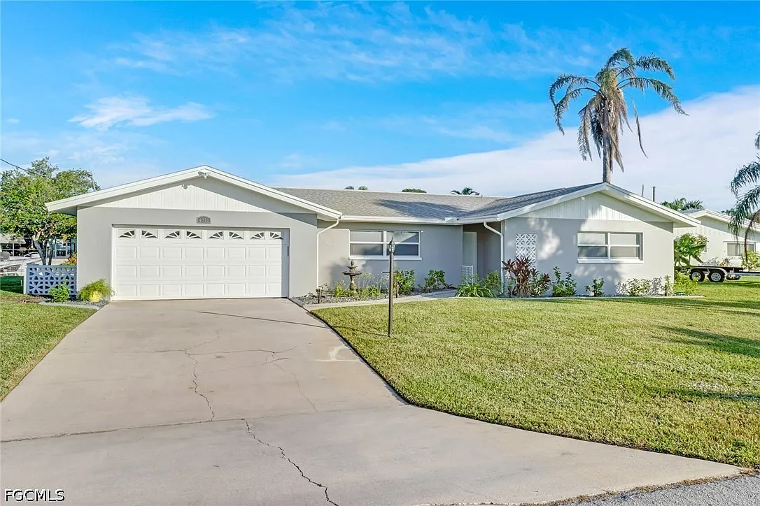 3 bed, 2.0 bath, 1618 sqft, $2,200 — Photo 1