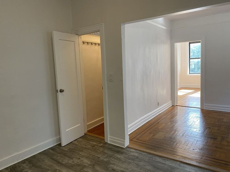2nd image of 2414 27th St APT 3A