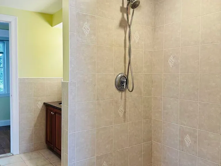 203 Clark St #203 — Photo 15