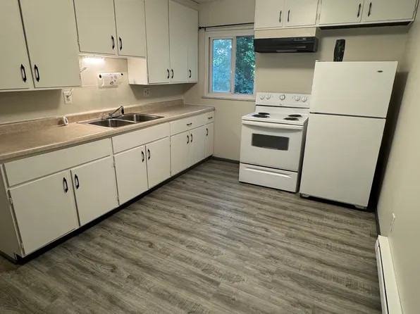 901 Walnut Ave Unit D, Dixon, IL 61021