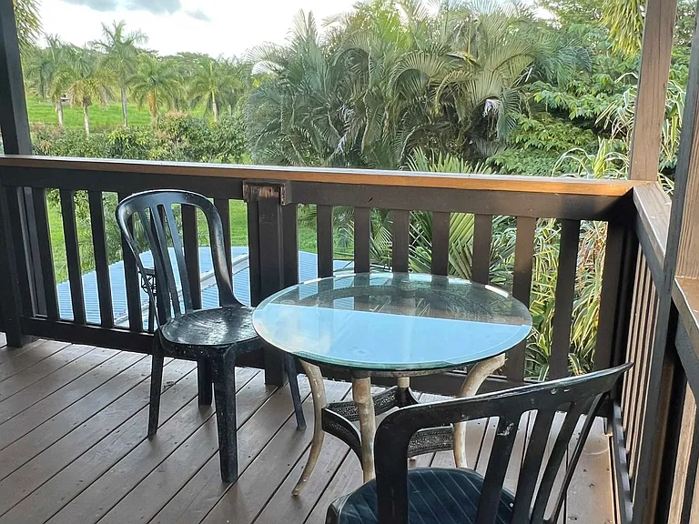 Upstairs lanai and sitting area