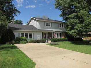 304 W 2nd St, Atkinson, IL 61235