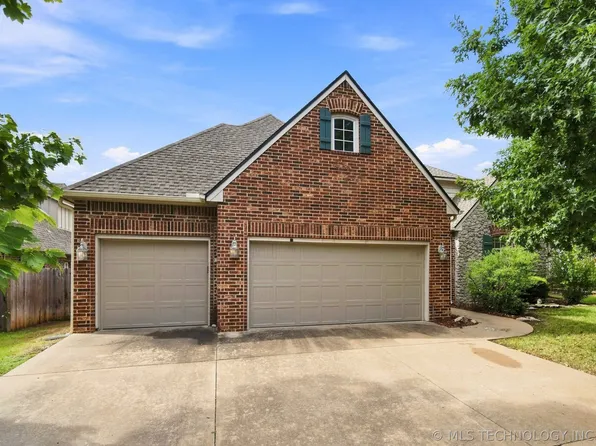 8752 E 102nd St, Tulsa, OK 74133