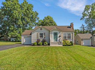 2226 Renwick Dr, Poland, OH 44514