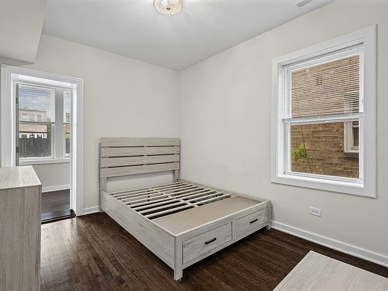 1742 N Mayfield Ave #1 — Photo 9