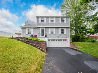 201 Arcola Dr, Coraopolis, PA 15108