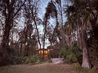 5908 Riverside Dr, Yankeetown, FL 34498