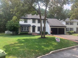 32 Picadilly Cir, Marlton, NJ 08053