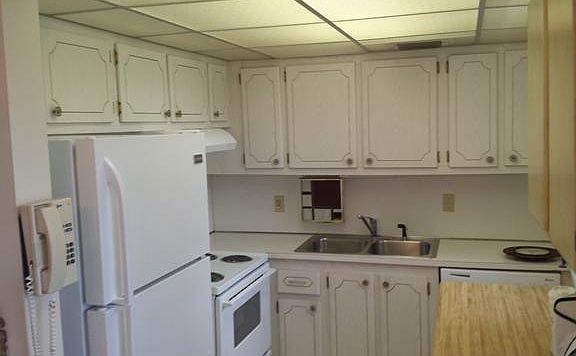4th image of 177 Markham I #177