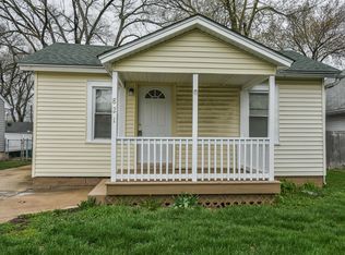 821 Charles St, Aurora, IL 60506