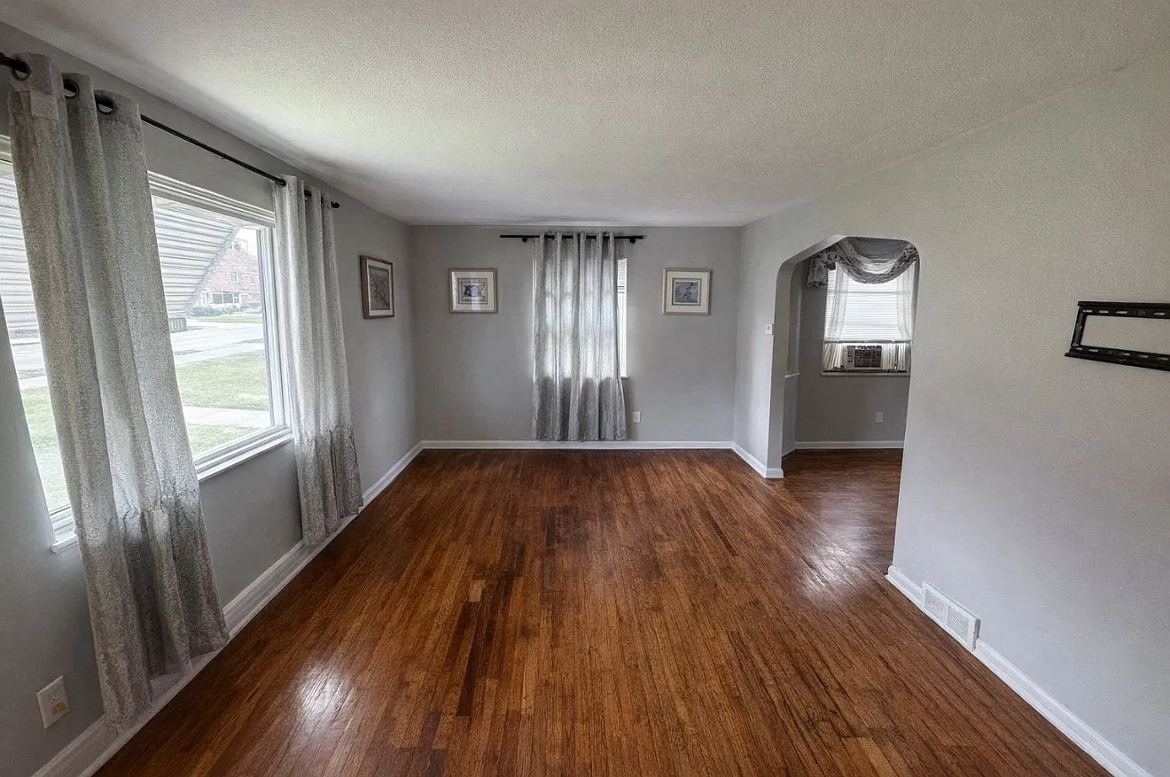 2 bed, 980 sqft, $1,100 — Photo 2