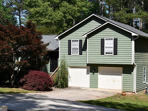 2nd image of 629 Locust Rd