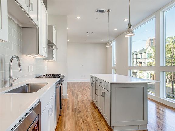 5th image of 4426 Cabell Dr #1005