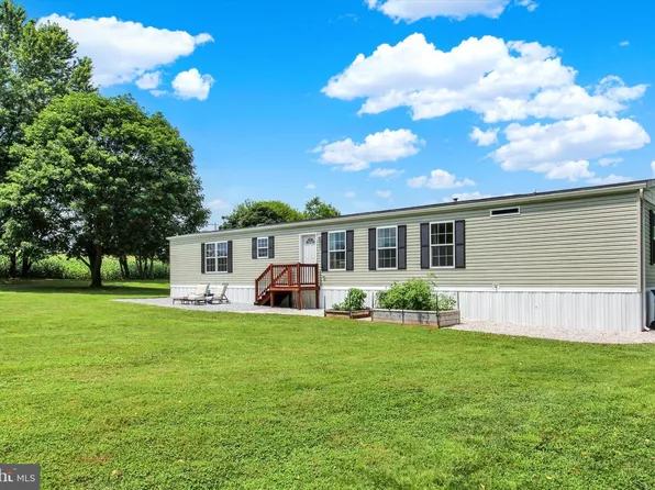 3898 Green Valley Rd, Seven Valleys, PA 17360