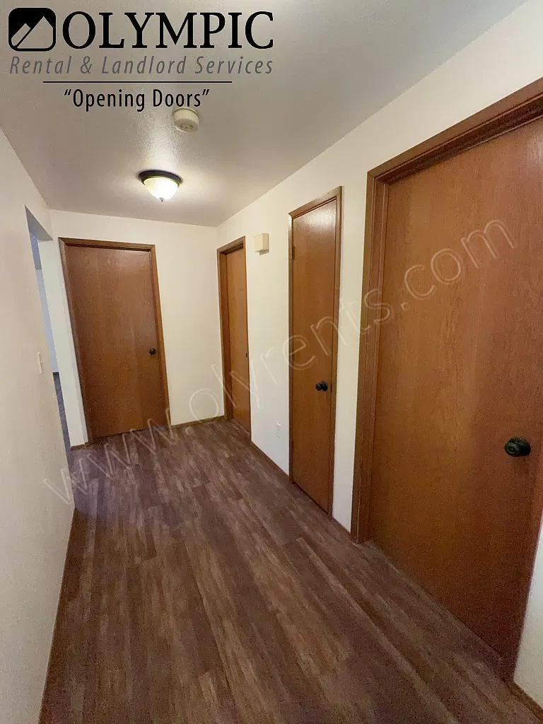 2 bedroom, 1 bath (continental style) duplex in Summerset Neighborhood! — Photo 3