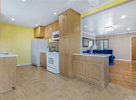 4th image of 604 S Amantha Ave