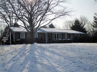 1328 Andrews St NE, Hartville, OH 44632