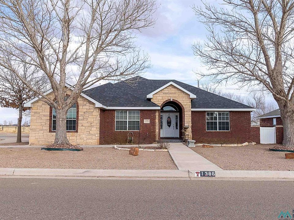 1st image of 1386 Oakwood Cir