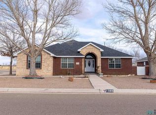 1386 Oakwood Cir, Portales, NM 88130