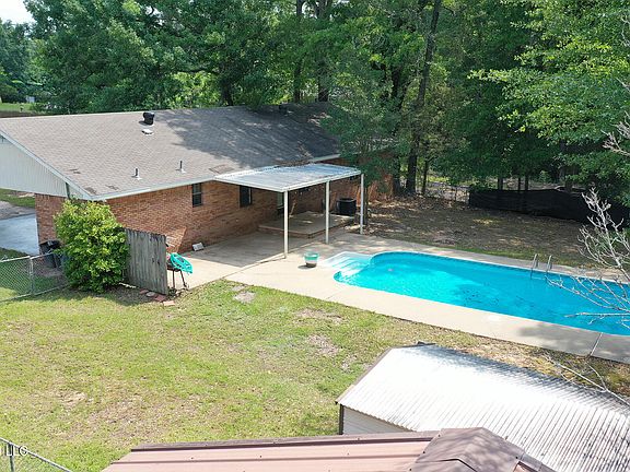 5th image of 1501 Pioneer Dr