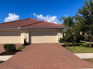 1696 Alameda Dr, Naples, FL 34120
