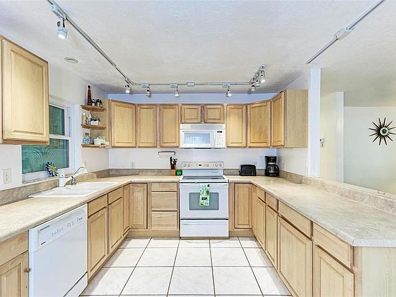 4th image of 1236 35th St