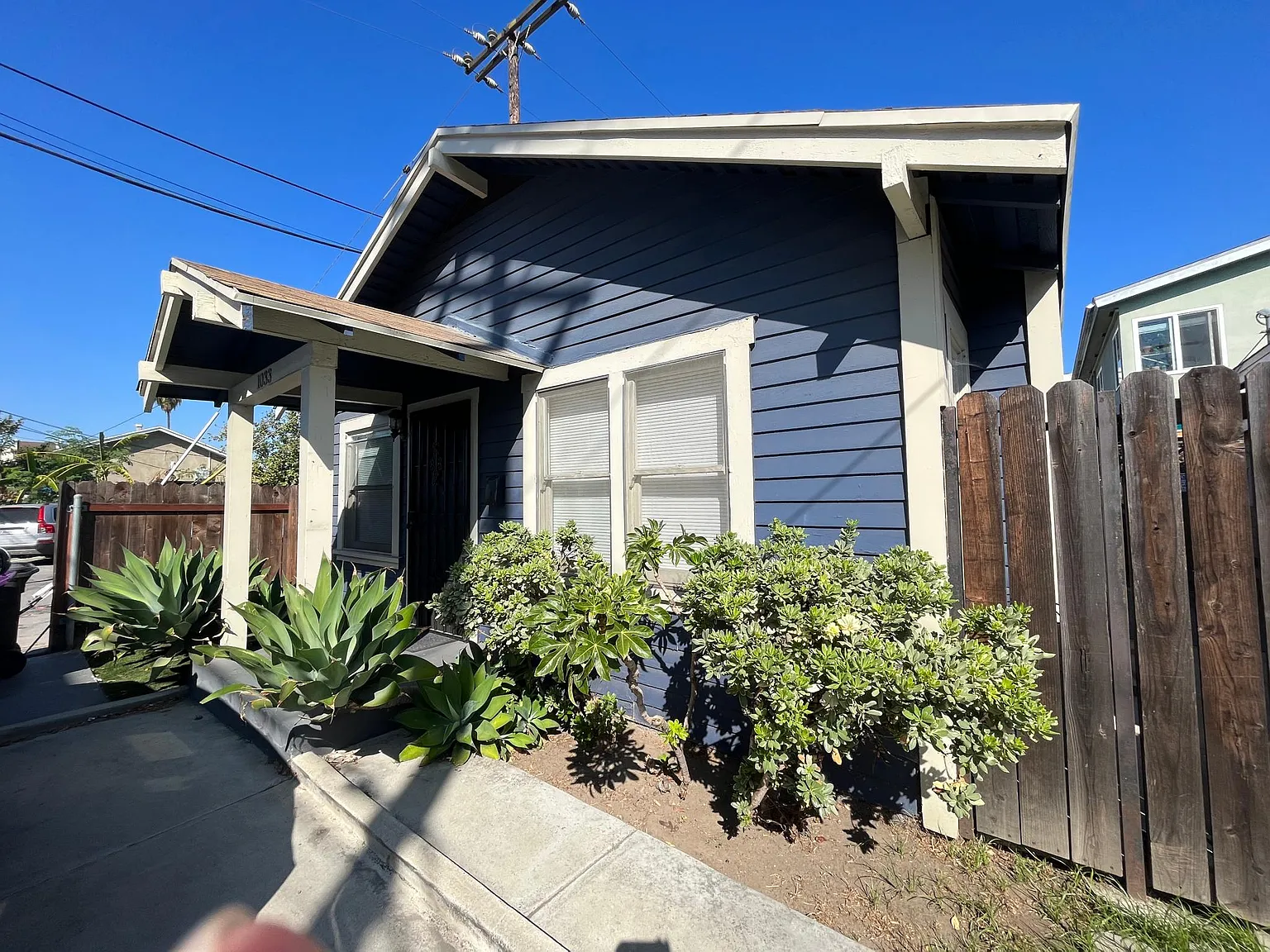 1033 E 4th St — Photo 3