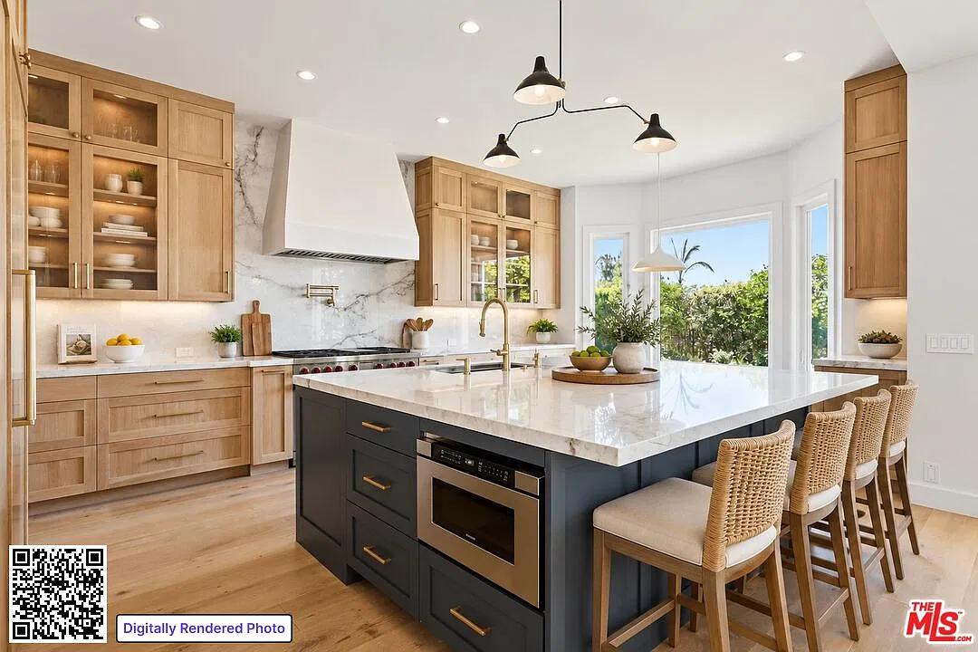 5 bed, 4.5 bath, 4619 sqft, $17,500 — Photo 3