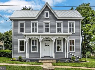 113 4th St, Boiling Springs, PA 17007